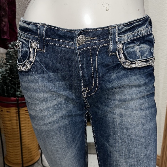 29/34 Miss Me  MidRise boot like new - Picture 6 of 9